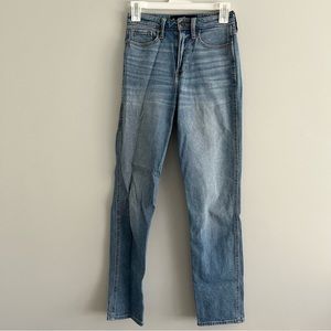 Hollister ultra high rise mom Jean size 0R/24 length 27 vintage stretch